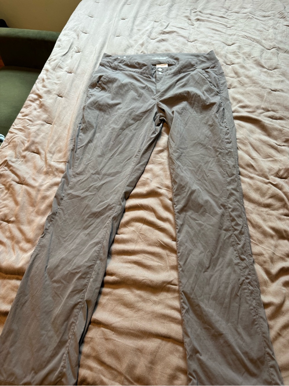 Columbia Women’s Gray Straight-Leg Outdoor Jeans